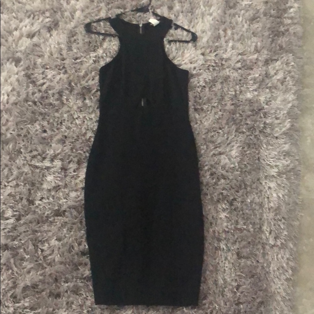 Black Sleeveless Dress